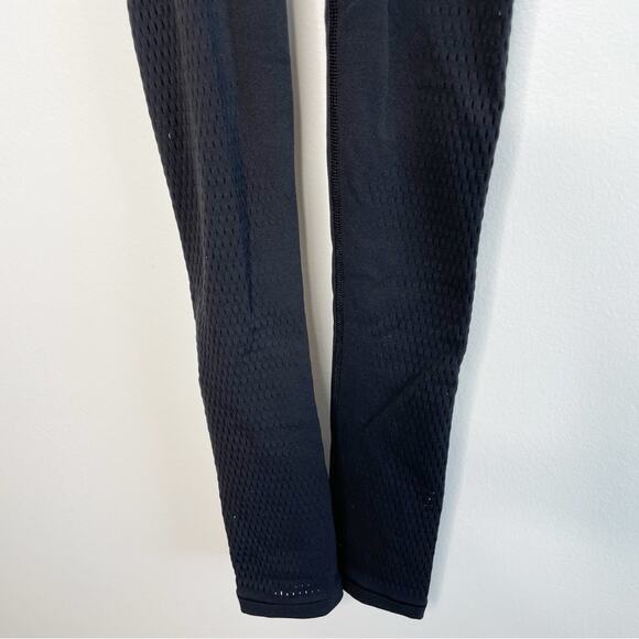 LULULEMON Reveal 7/8 Tight Leggings in Black Size 2 - Picture 4 of 8